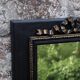 Miroir vintage en bois noir et doré à fronton – style Napoléon III