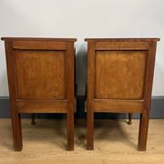 Paire de chevets à forme cubique