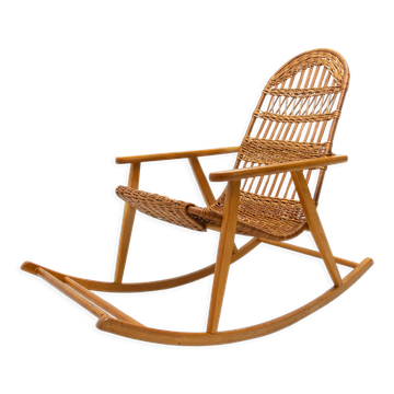 Chaise berçante en osier du milieu du siècle, Tchécoslovaquie, années 1970.