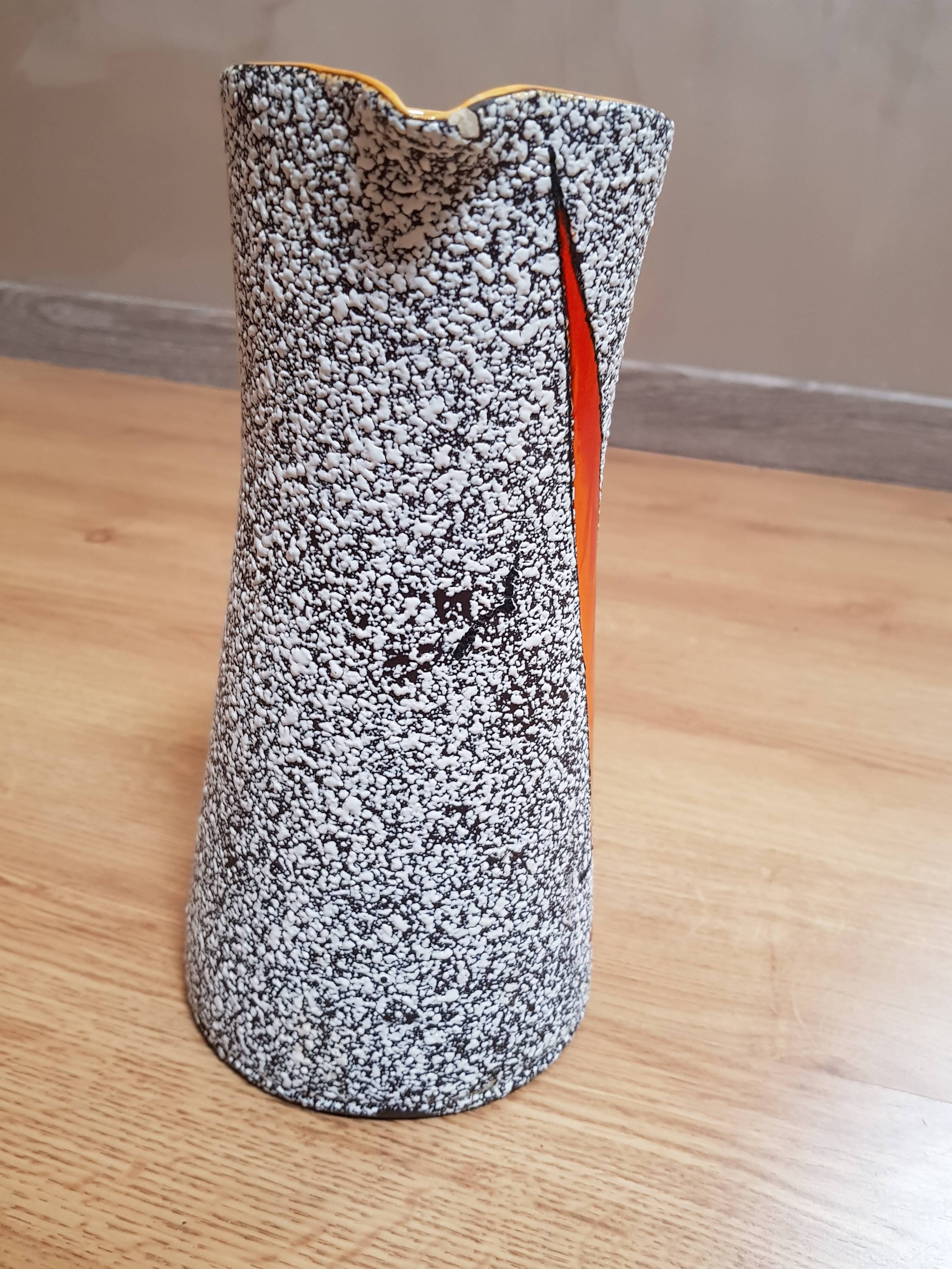 Pitcher granite bench-gray decor boat orange year 60