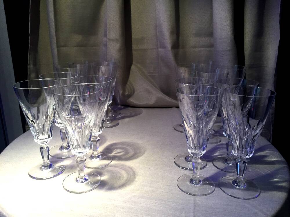Suite of 16 champagne flutes in baccarat crystal carcassonne model