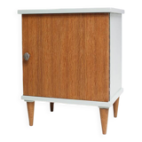 Bedside table with 1 door and 1 internal drawer.