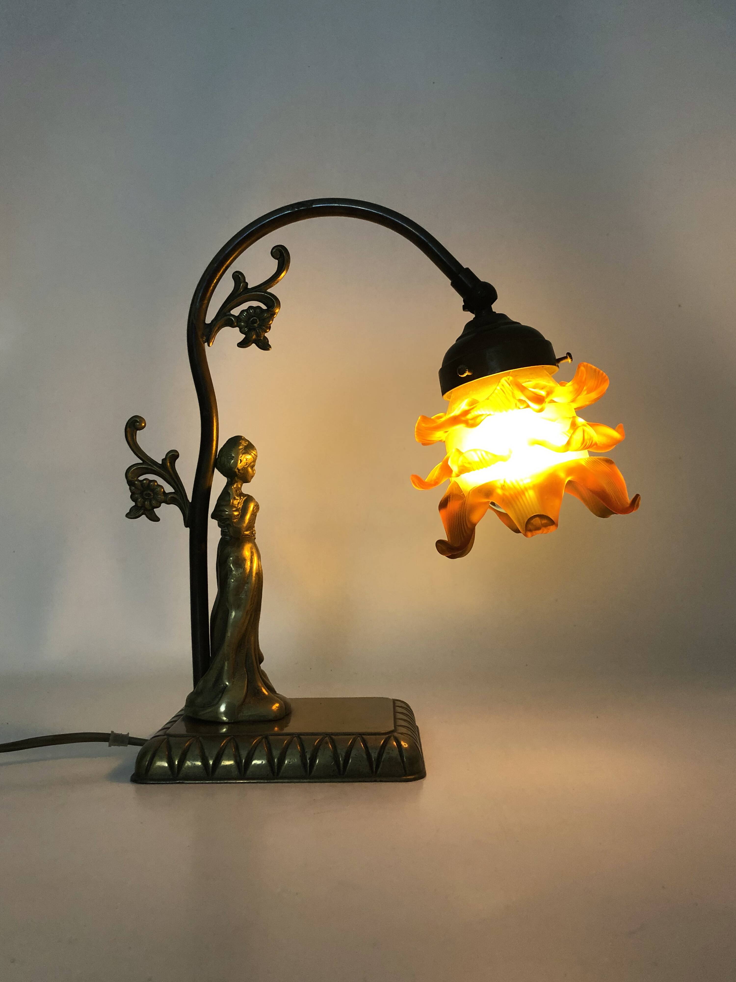 Table lamp, Art Nouveau style, female figure with removable head