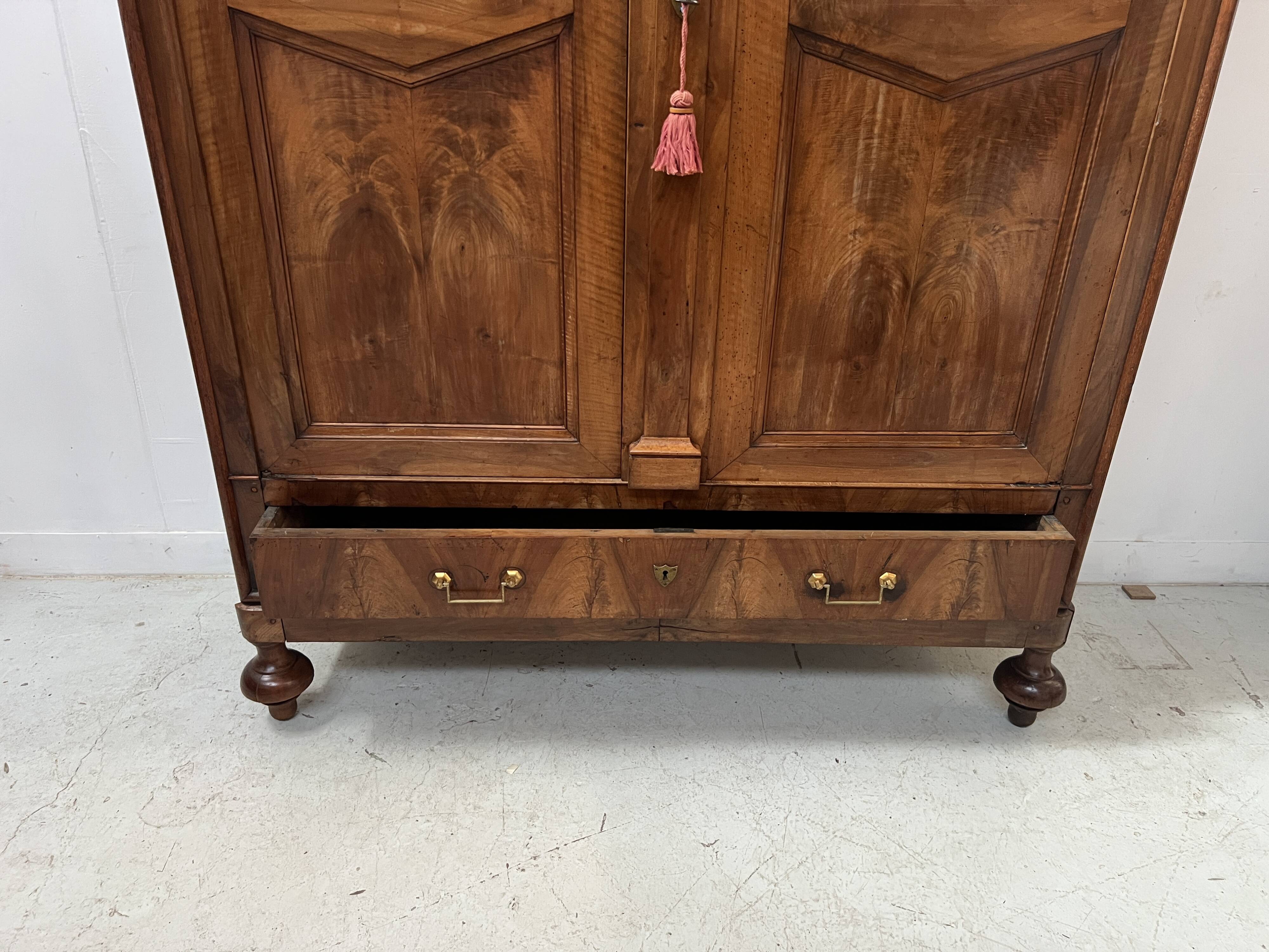 Napoleon III style wardrobe in solid walnut, 19th century
