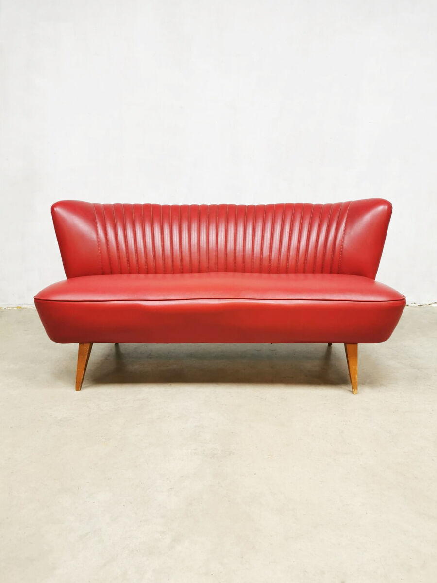 Vintage sixties cocktail lounge sofa ‘red lips'