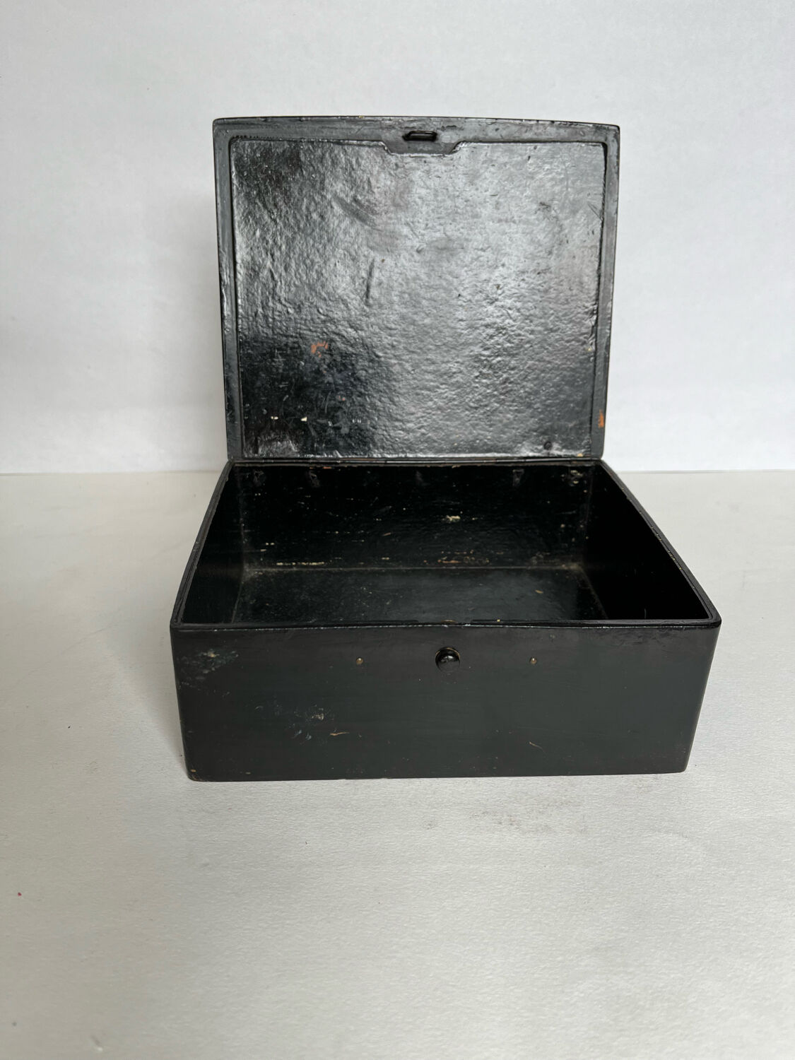 Chinese lacquer jewelry box