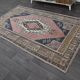 Tapis vintage turc 134x240 cm, tons rose et bleu marine, laine fait main