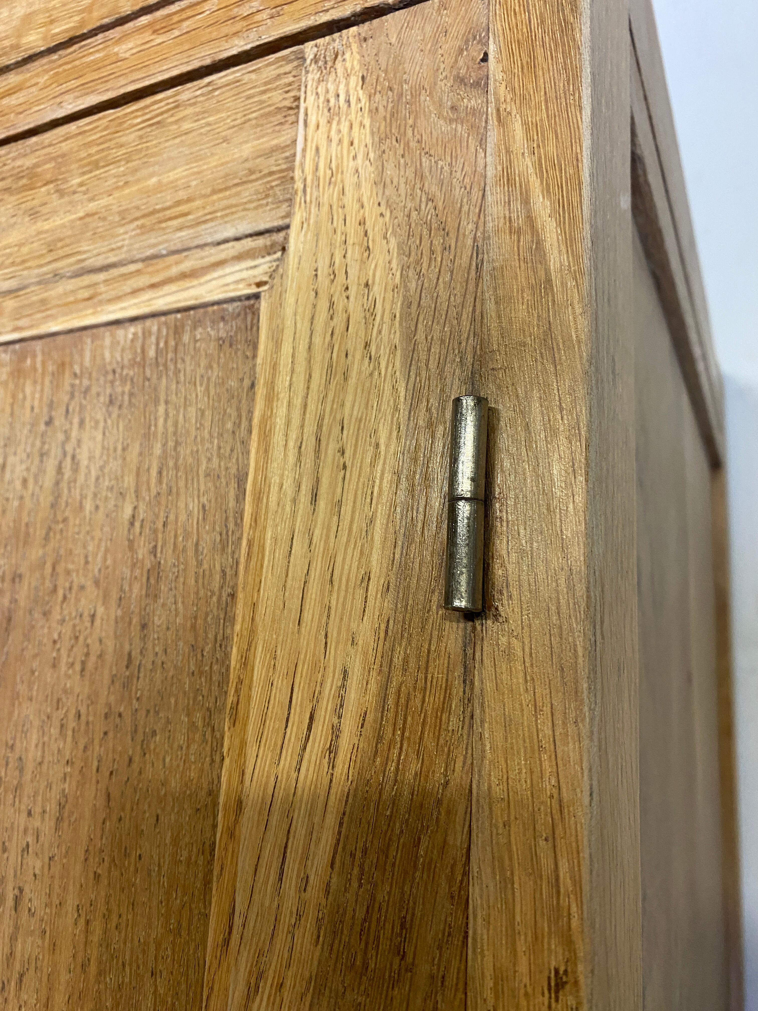 Parisian wardrobe raw oak