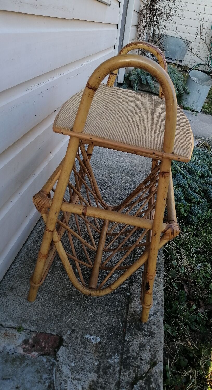 Rattan table at the end of the sofa