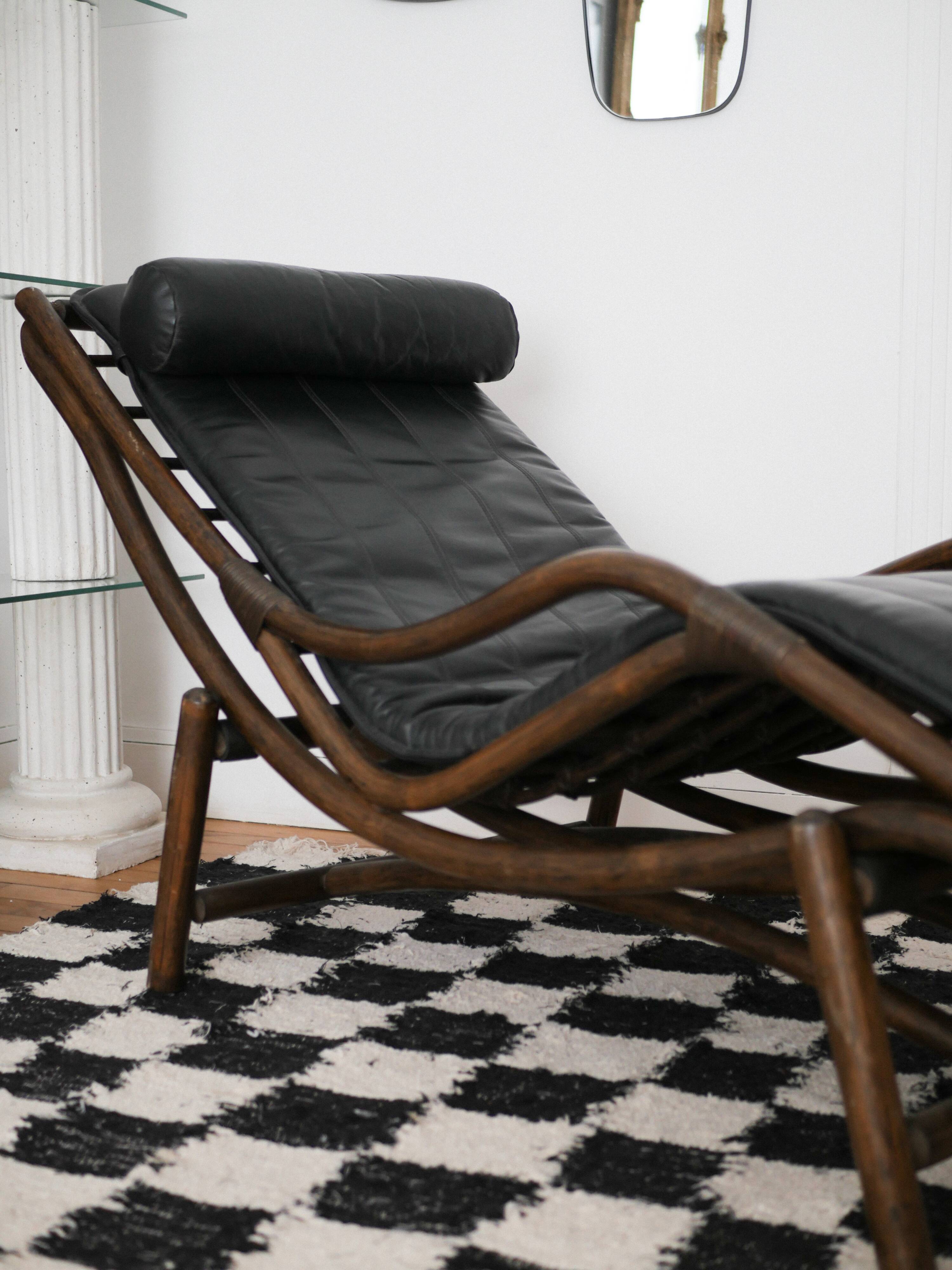 Rattan chaise longue