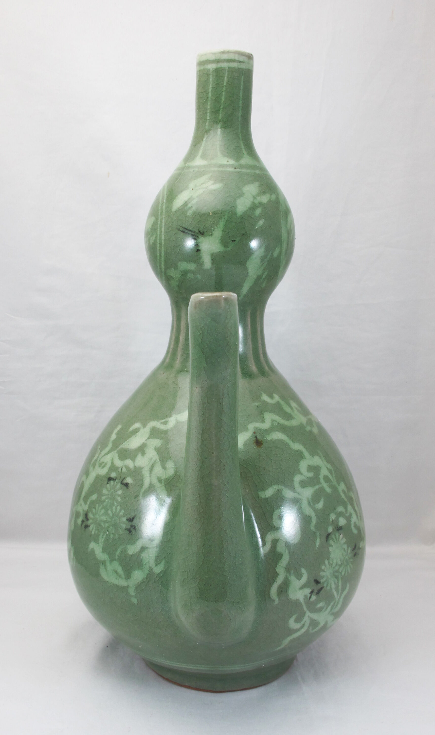 Asian Korean celadon porcelain pourer
