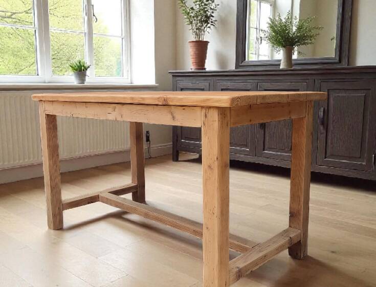 Dining table for 6 people – square feet