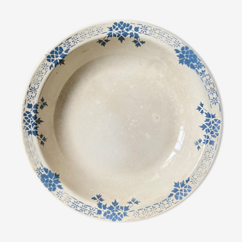 Badonviller round and hollow dish in white and blue glazed earthenware, "Verdun" service