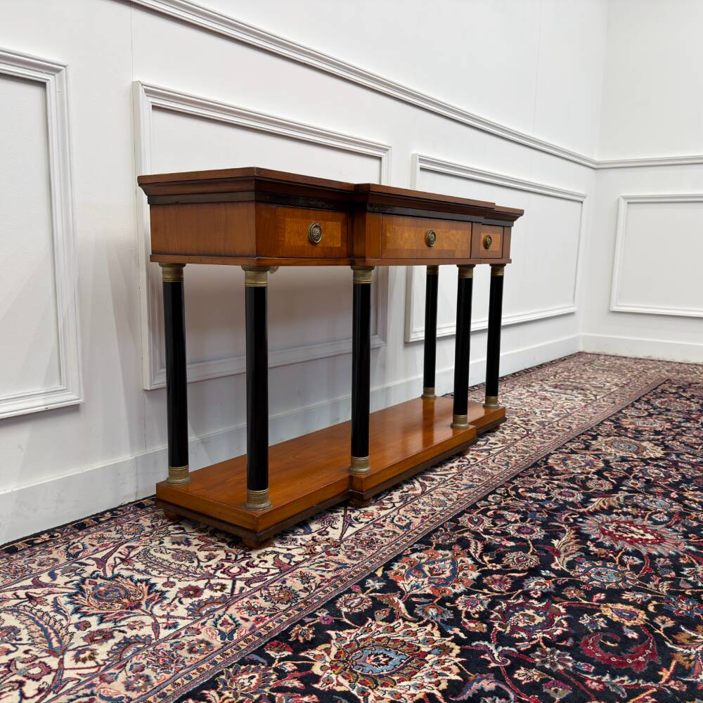 Classic Italian Selva Sidetable