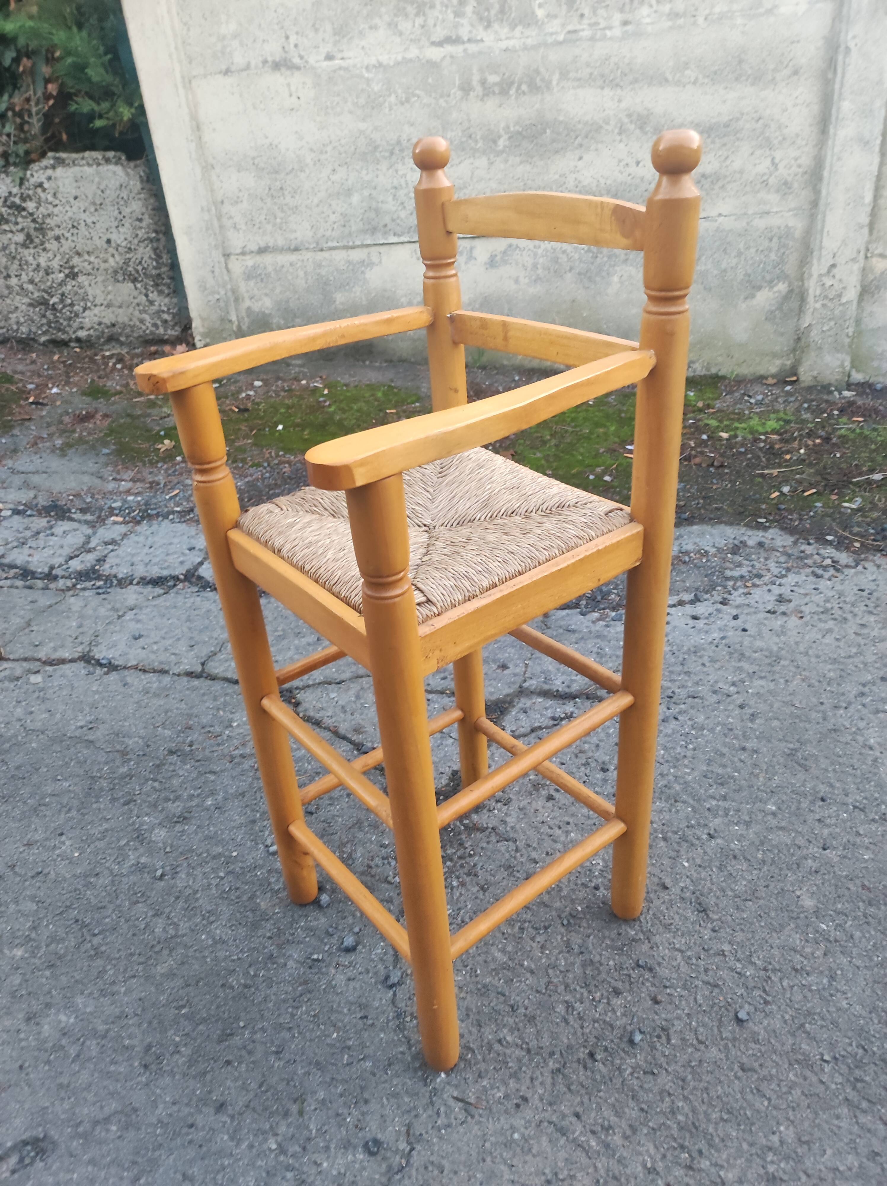 Chaise haute enfant paillée et bois vintage