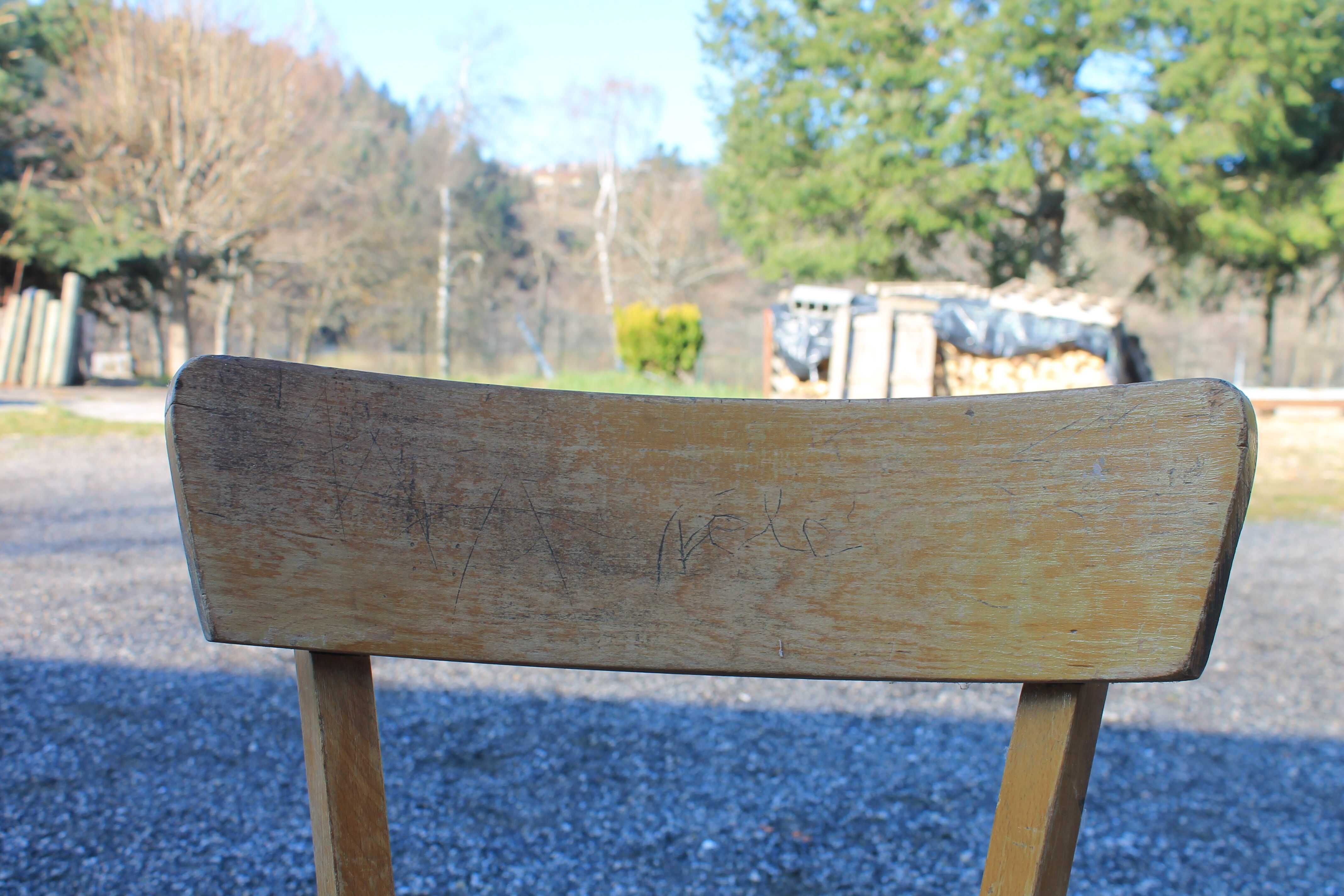 Set 10 community chairs