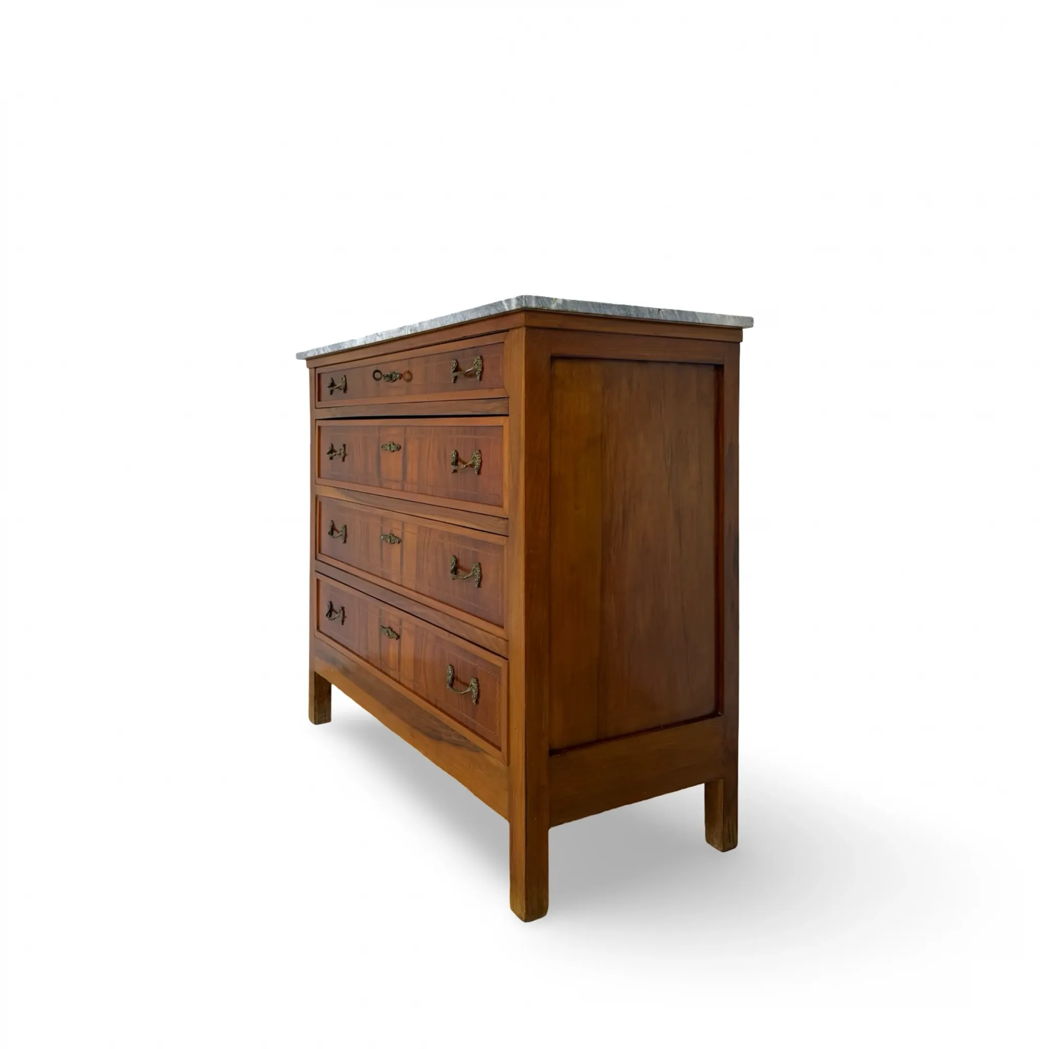 Elegant antique chest of drawers, dating to the early 20th century, ci