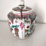 Chinese porcelain teapot flower characters