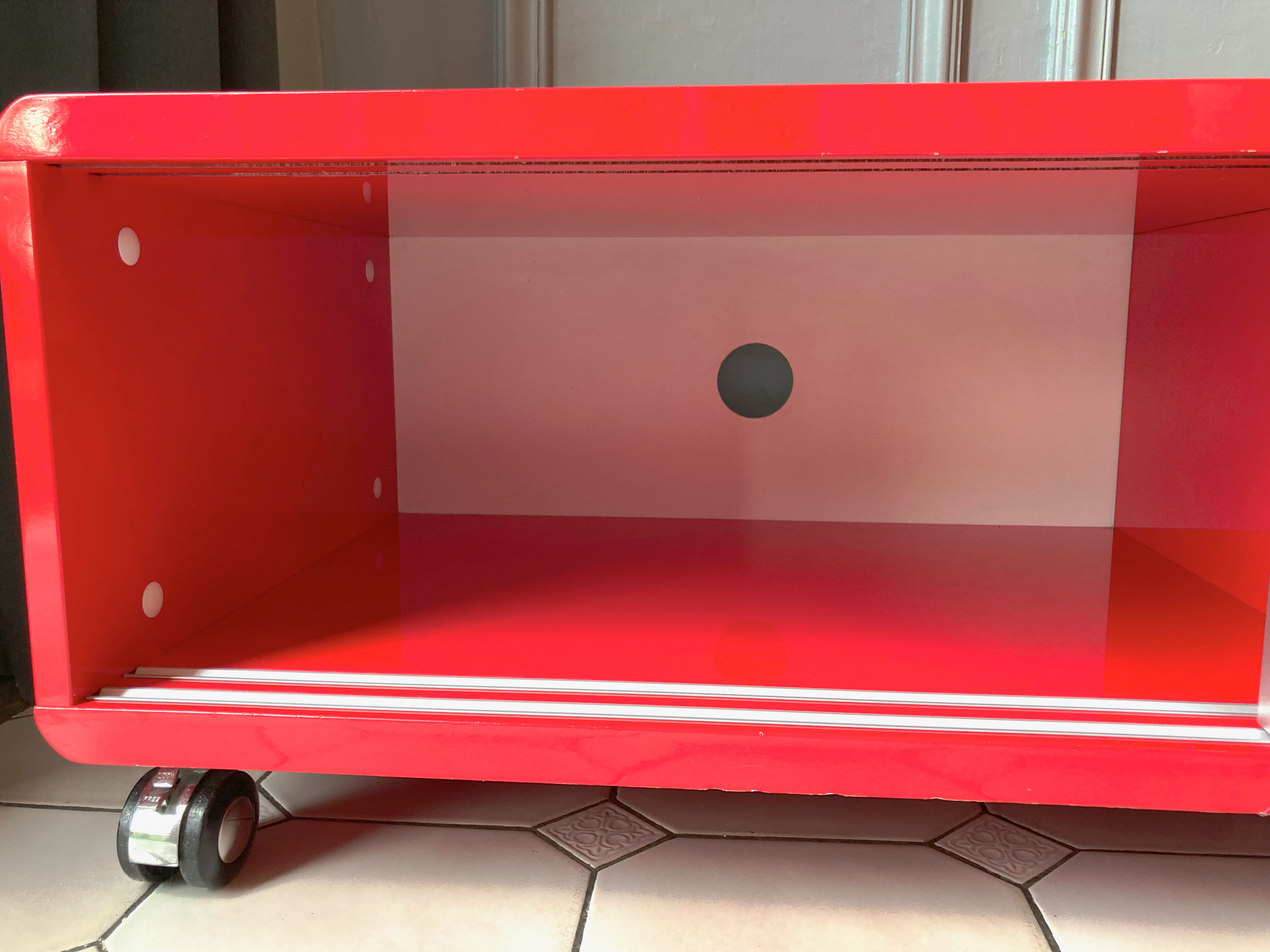 Lacquered red tv cabinet