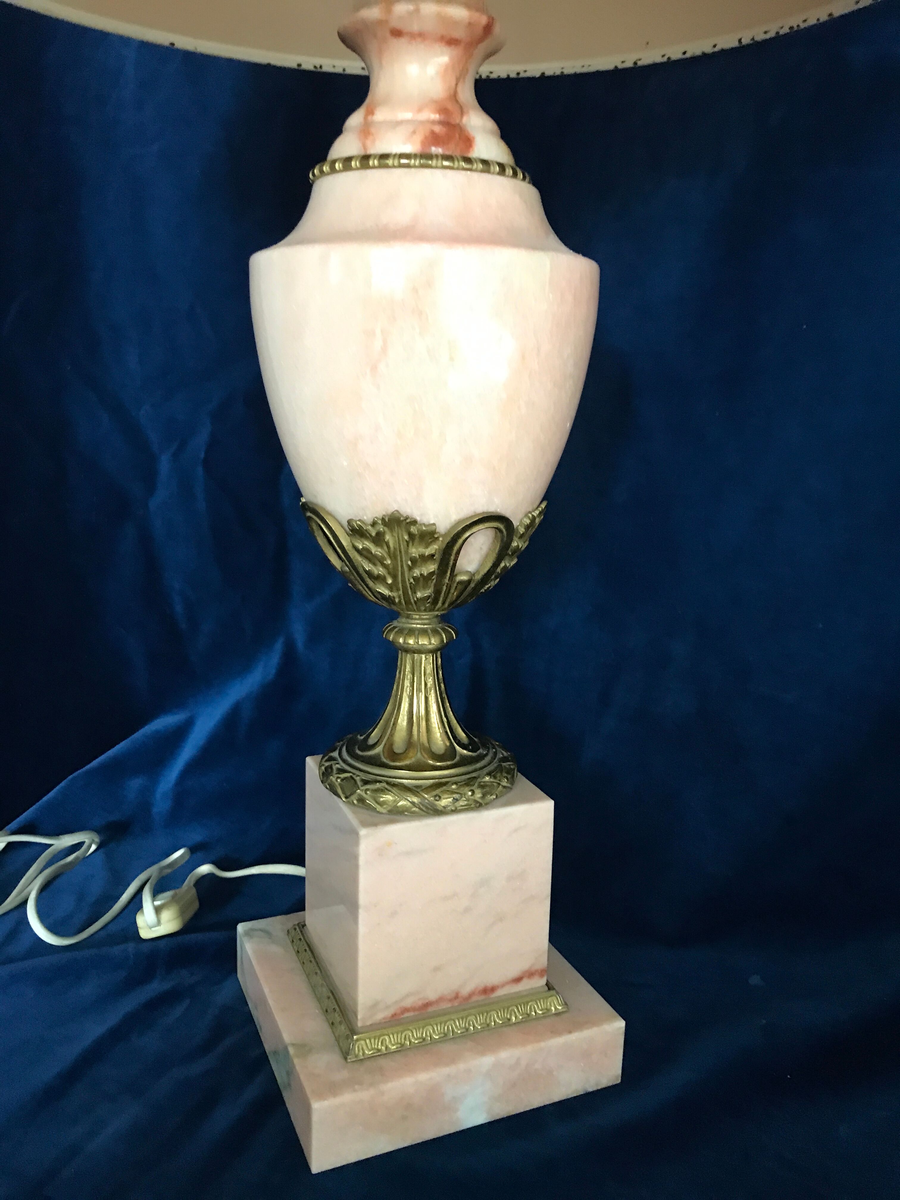 Lamp in pink marble and bronze