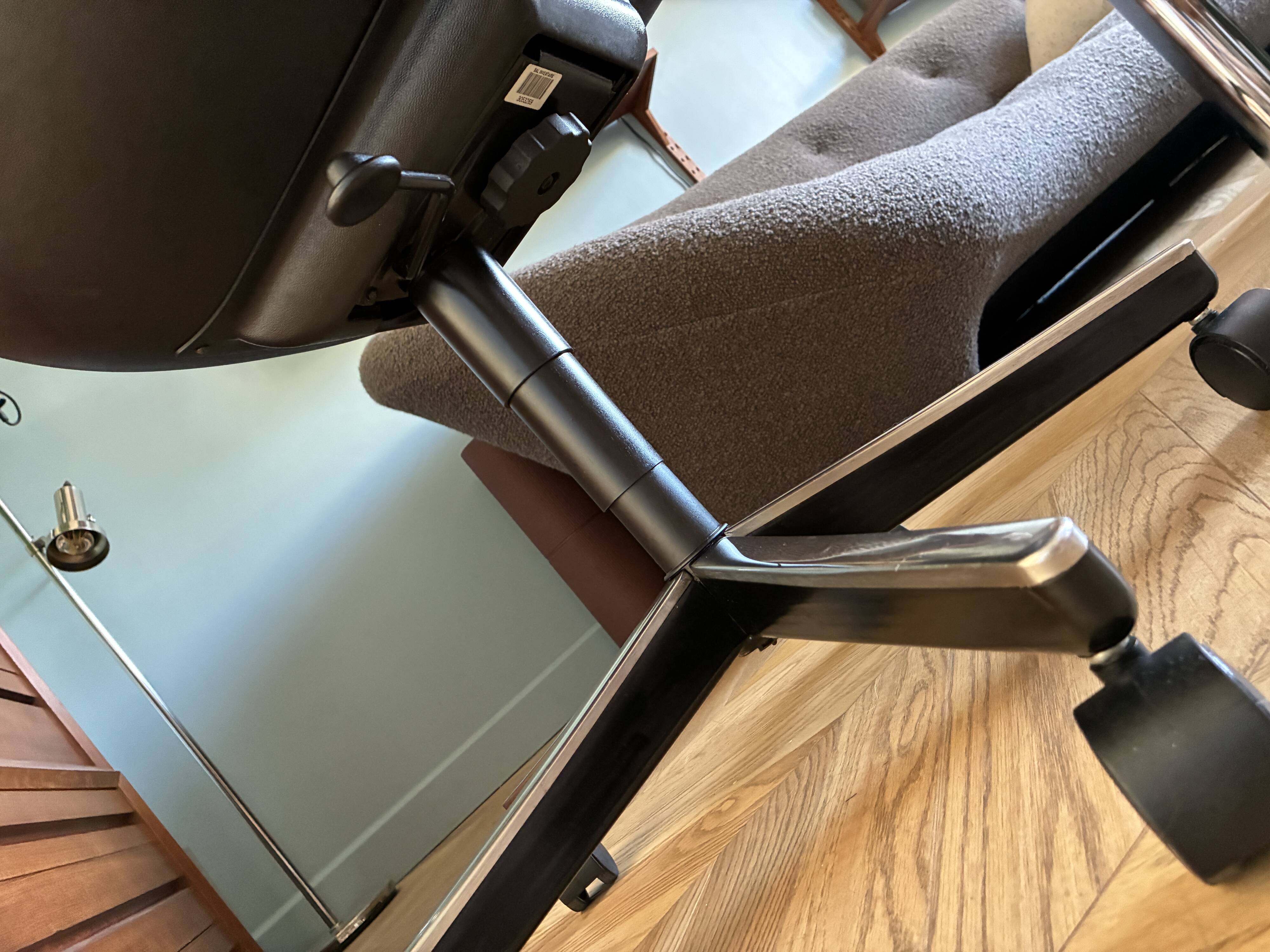 Charles Pollock armchair for Knoll