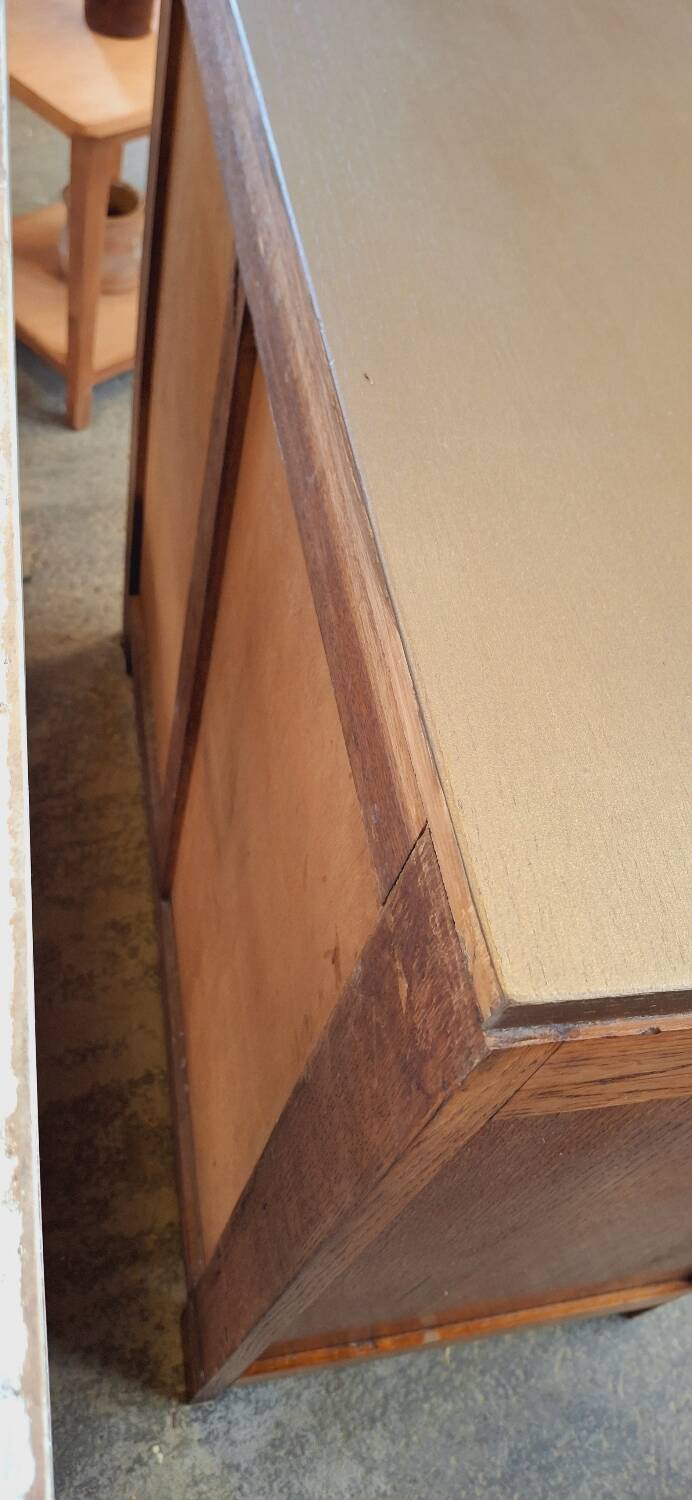 Antique chest of drawers