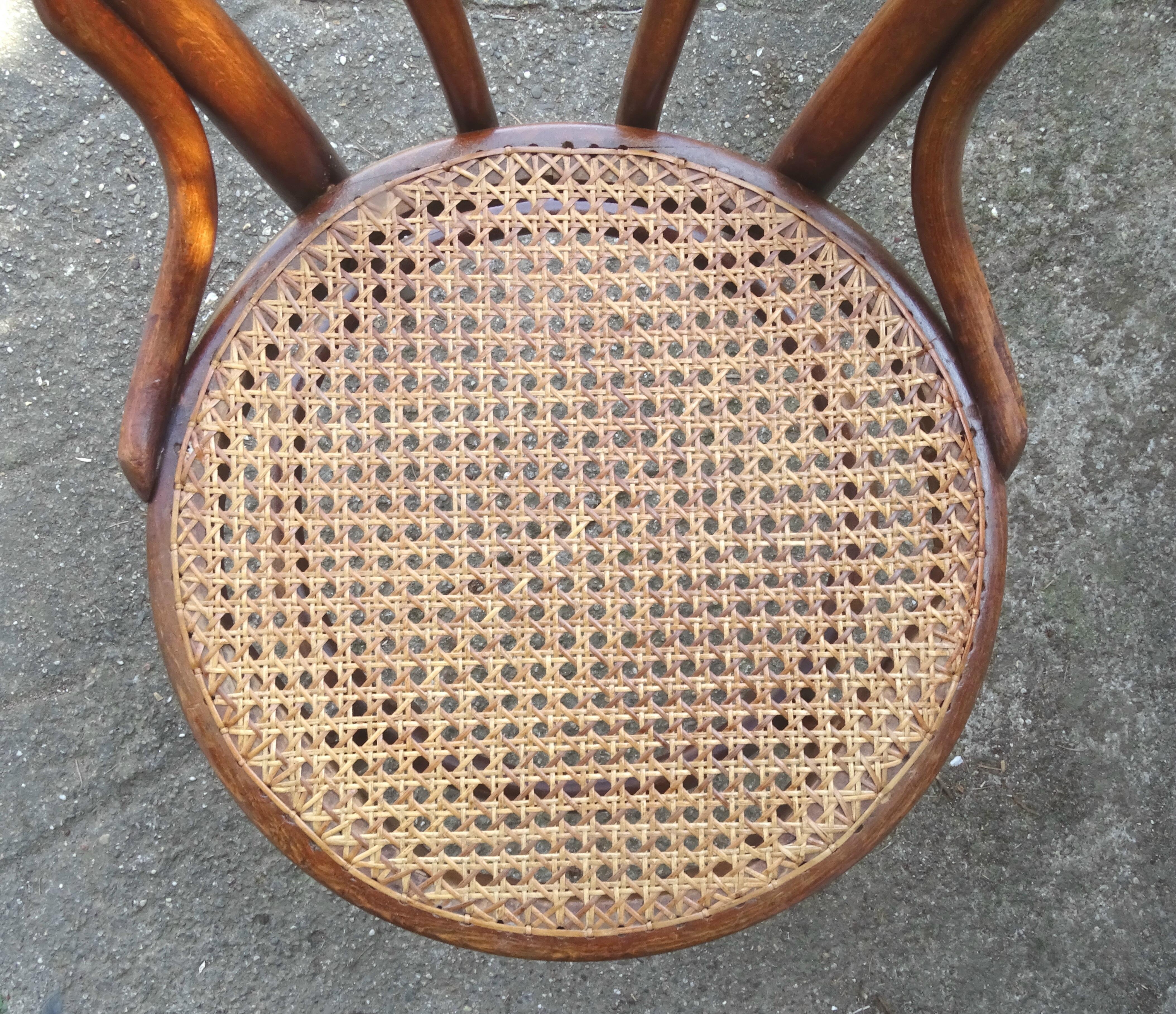 Viennese chair THONET N° 18 of 1900, canned bistro.
