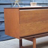 Enfilade minimaliste par White & Newton