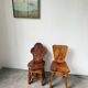 Paire de chaises brutalistes savoyardes en pin