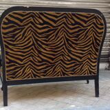 Bench old leopard