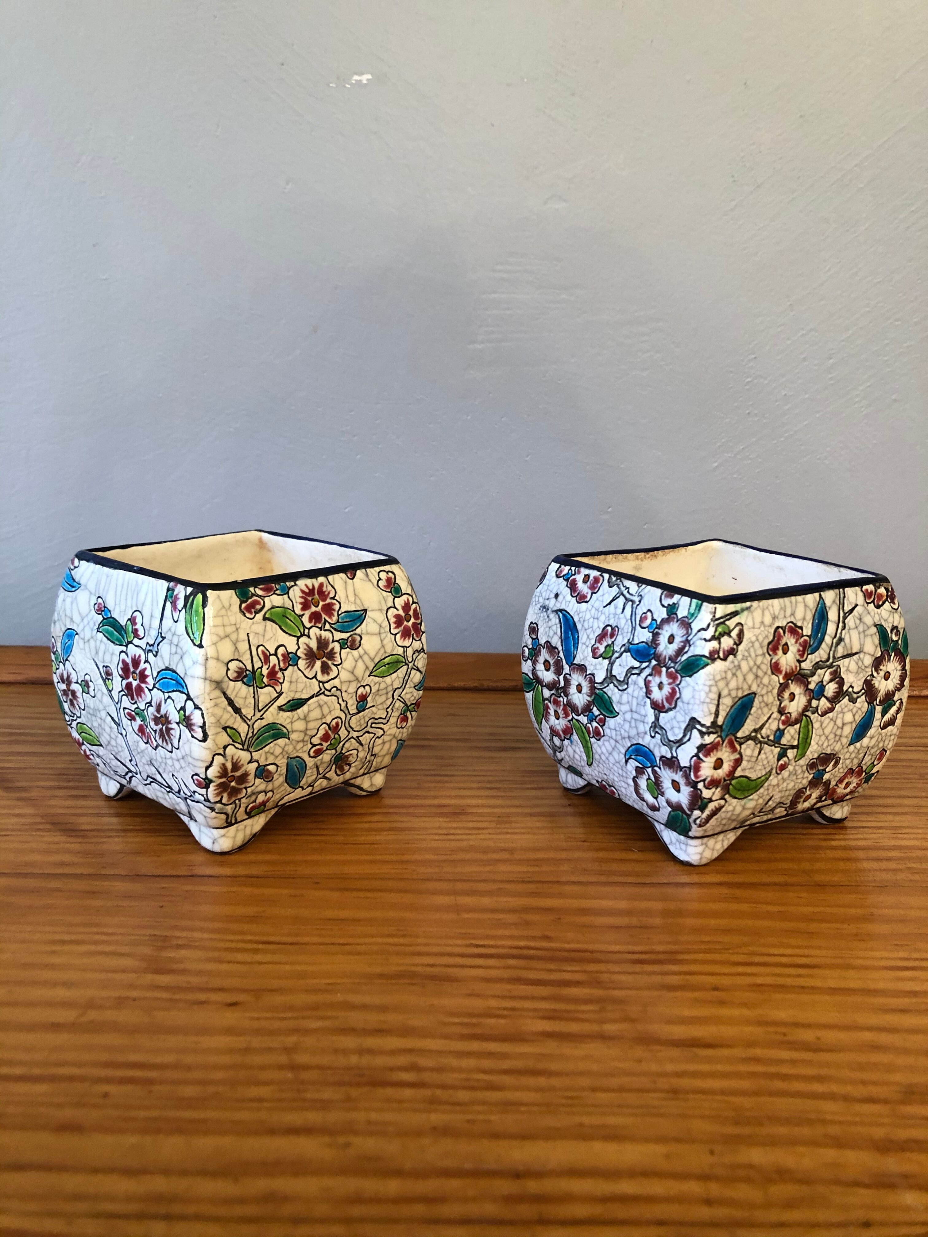 Longwy pot covers duo