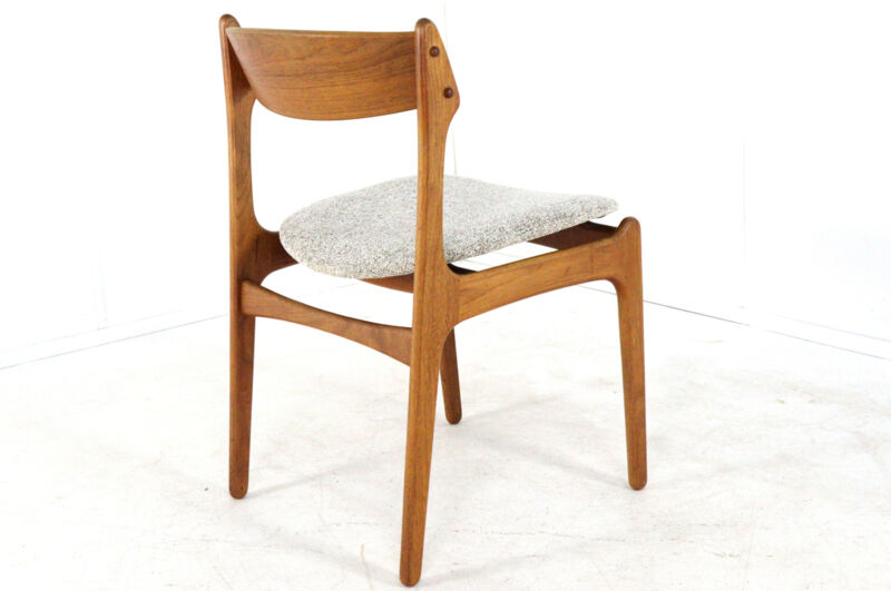 Erik Buch chairs for O.D. Møbler model 49 'Bjur' | several pieces in stock