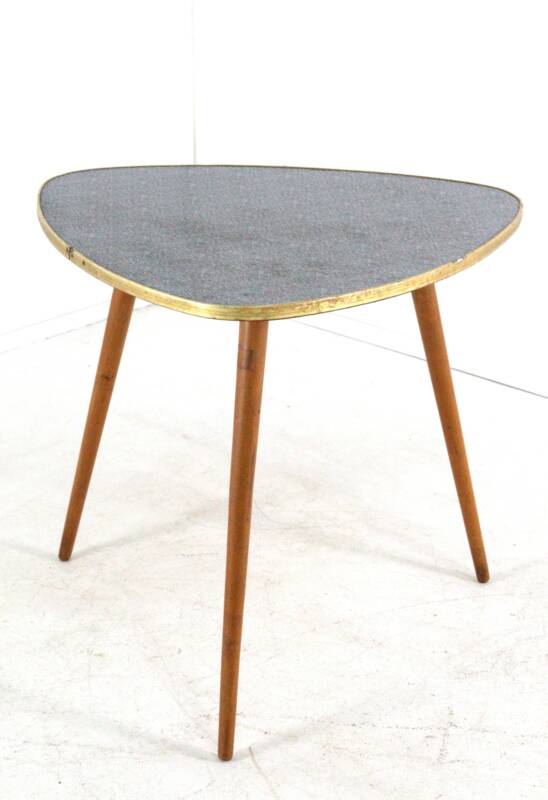 Table d'appoint triangulaire design moderne des années 60