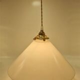 Conical suspension in white opaline