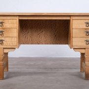 Bureau brutaliste en chêne par Henning Kjærnulf, Danemark, années 1960.