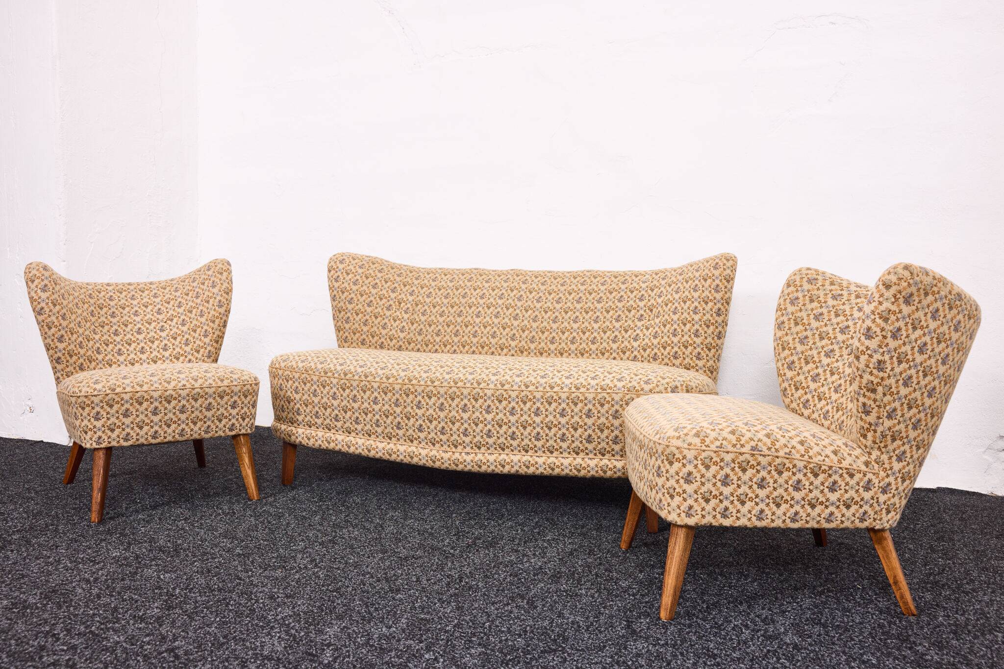 Swedish lounge sofa & cocktail chair set, 1950s – curved wingback