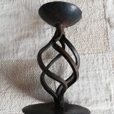 Rusty twisted candle holder for round candles