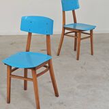 Pair of wooden and plastic chairs Ton Bystrice Thonet