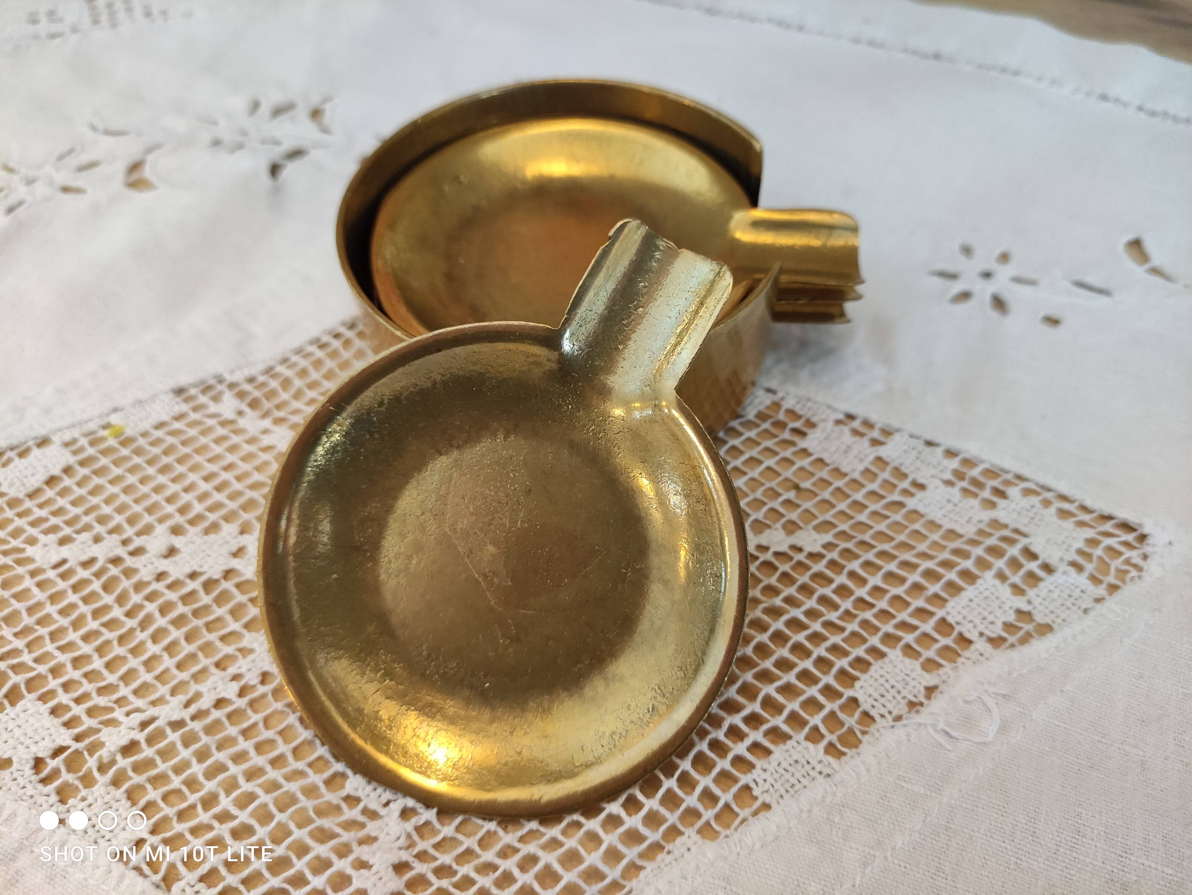 Set 5 pieces of 4 individual ashtrays in old brass