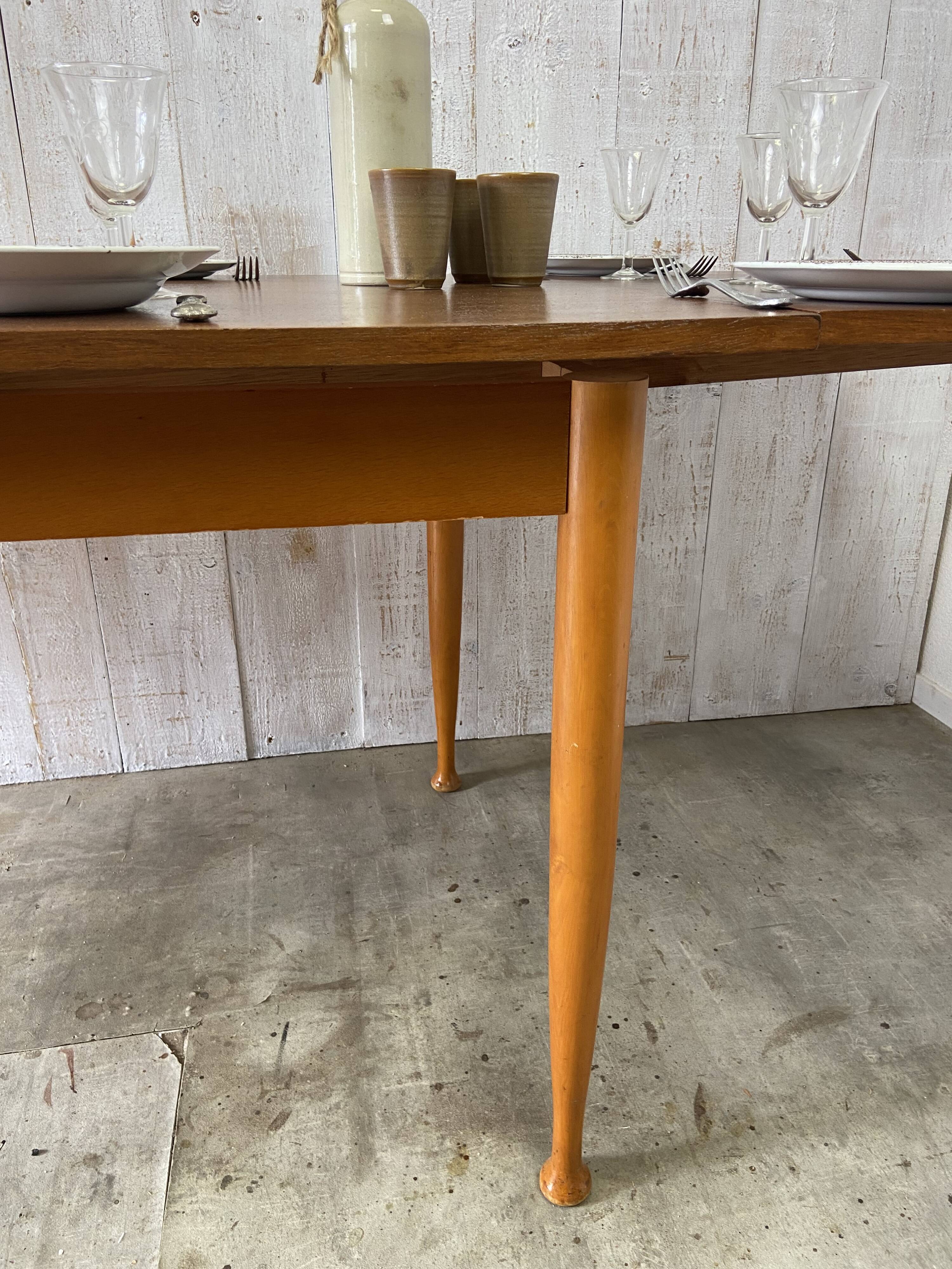 Vintage extendable table