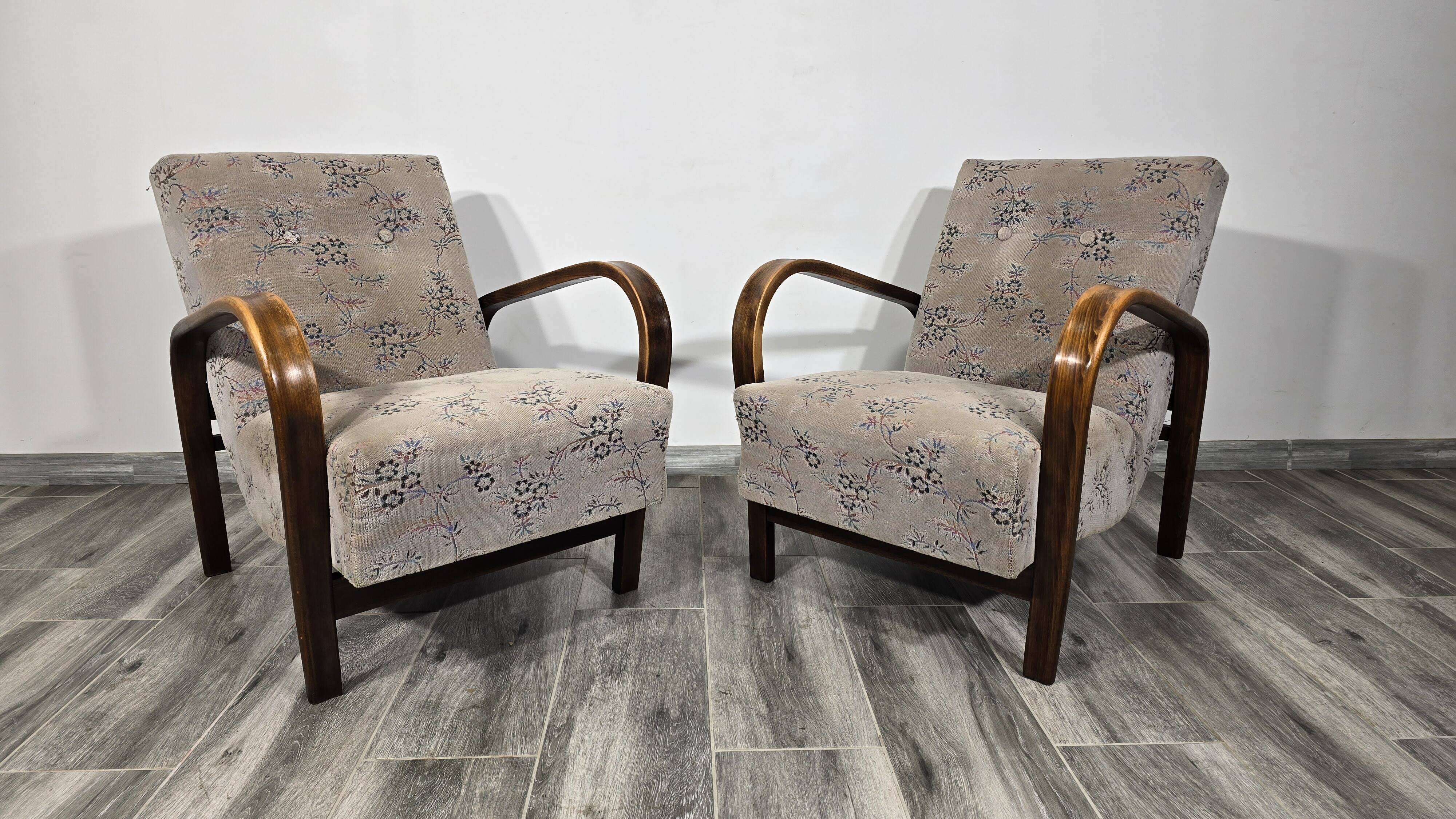 Paire de fauteuils par K. Kozelka et A. Kropacek