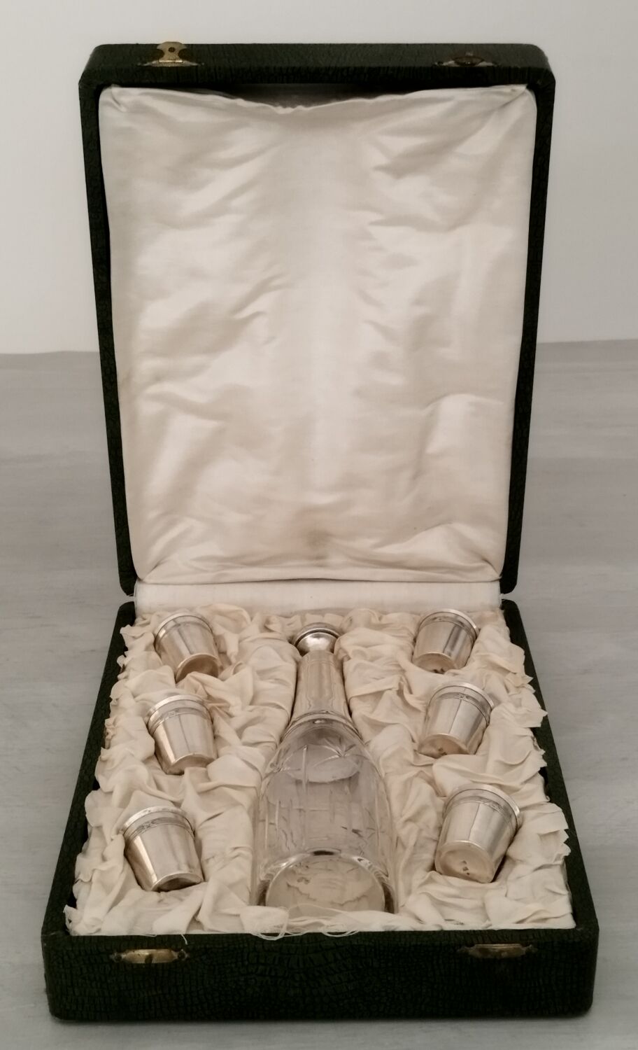 Liquor service crystal carafe glasses silver metal