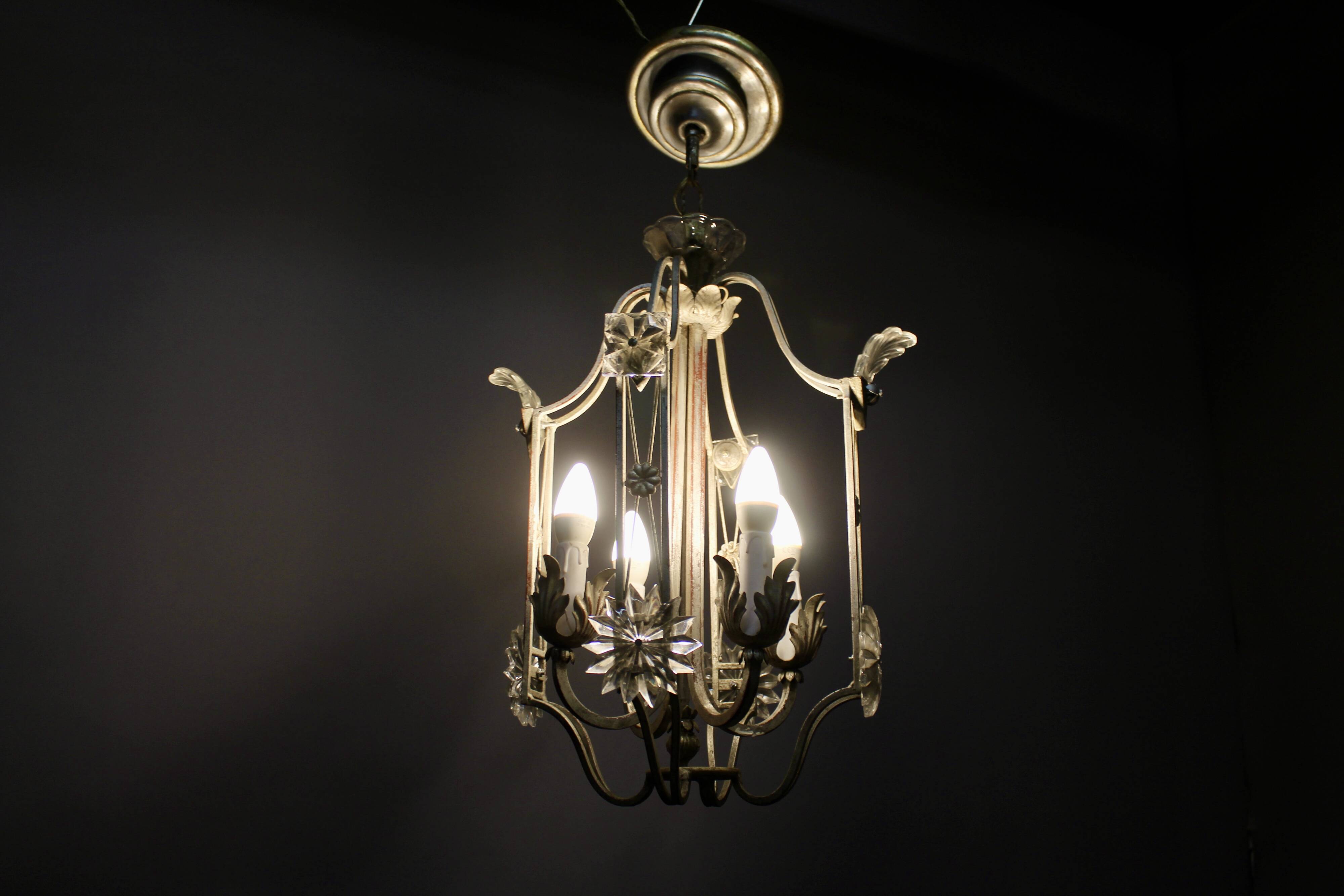 Chandelier Atelier Banci in Florence with 4 lights.