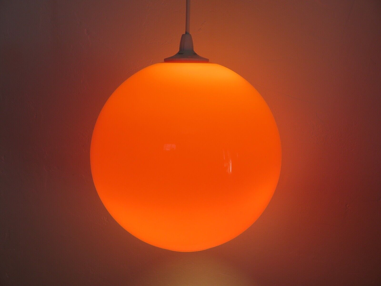 Suspension ball in opaline orange 70s