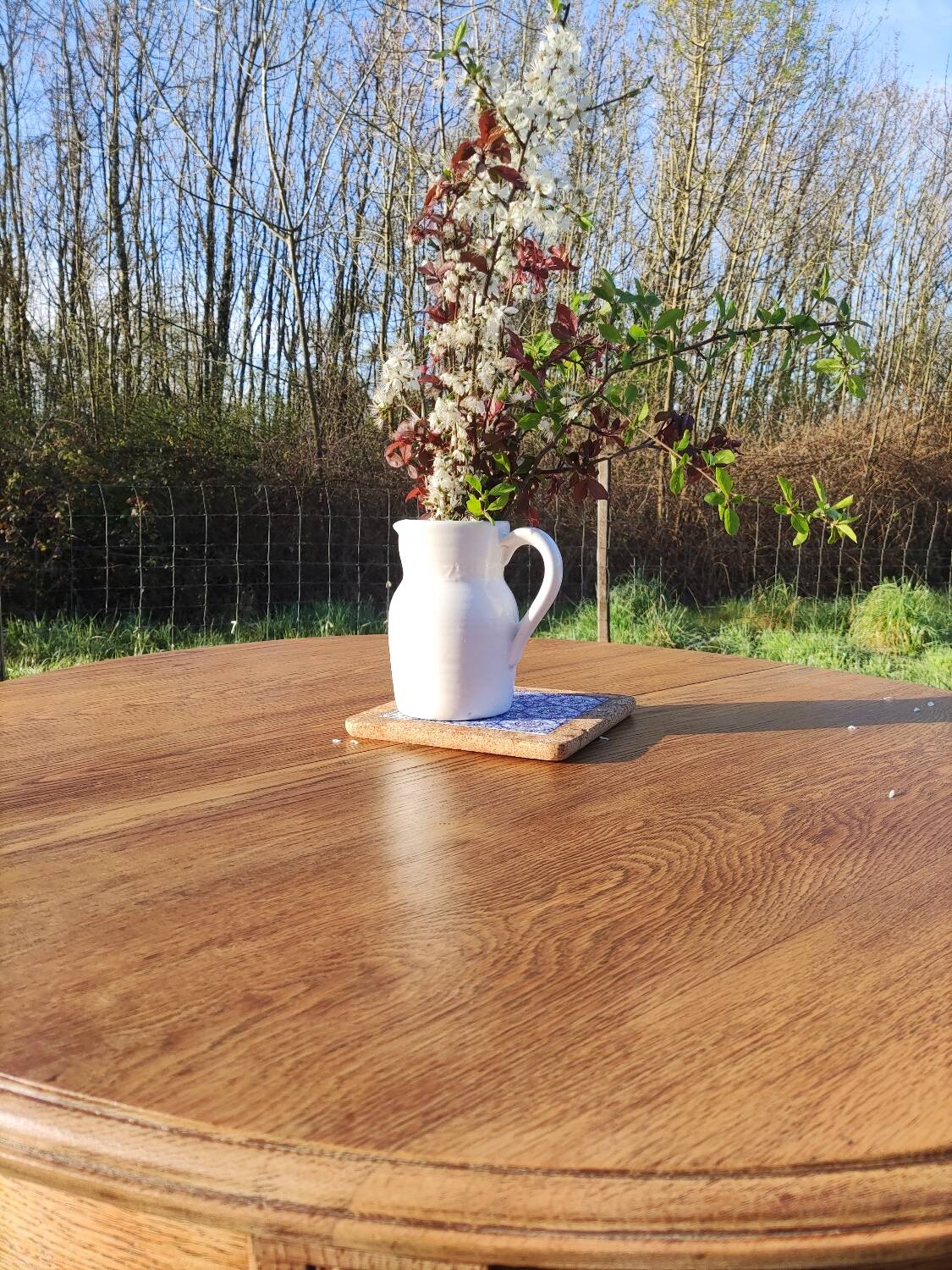 Round art deco table with extension