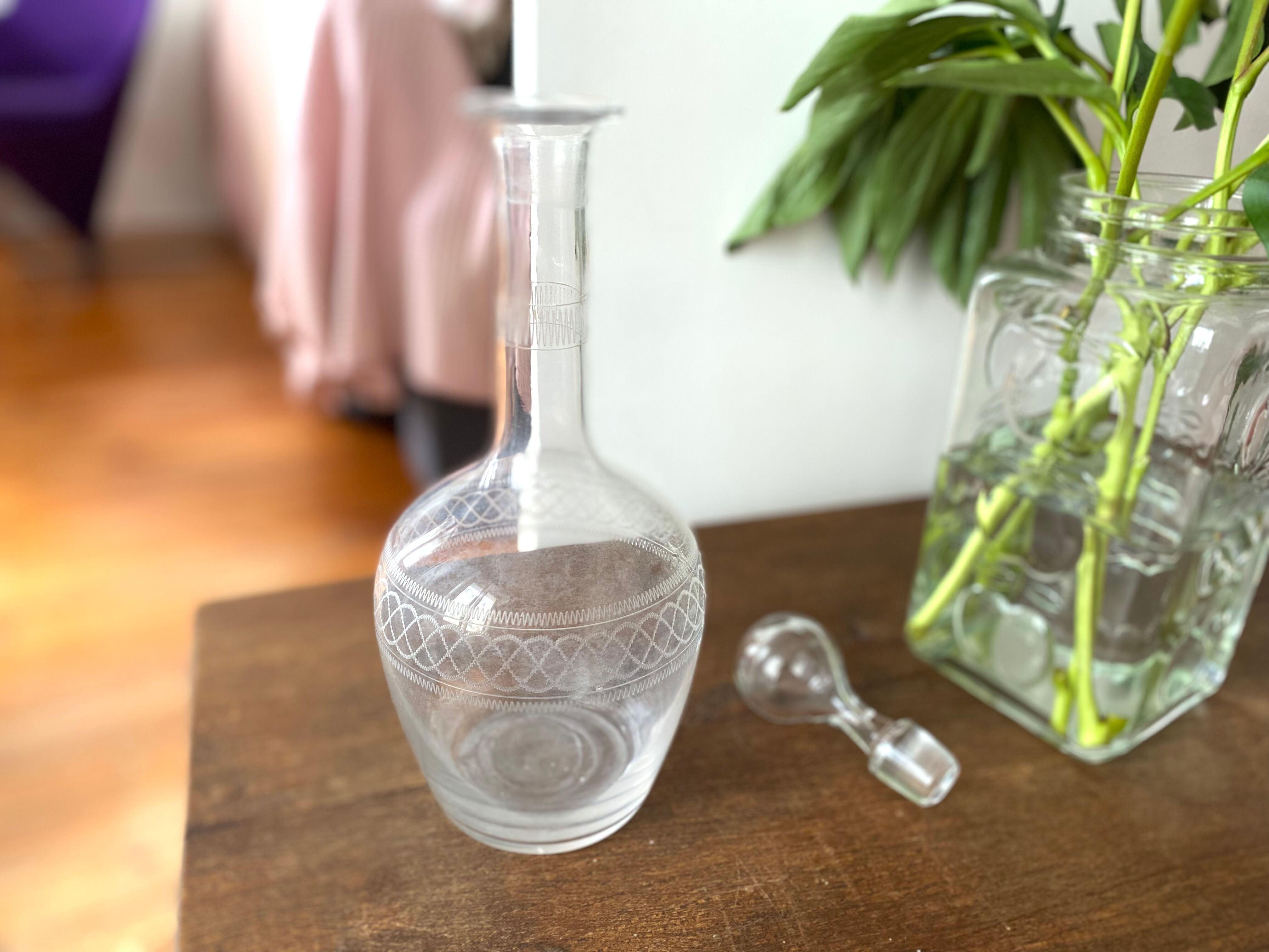 Vintage 60s chiseled glass decanter