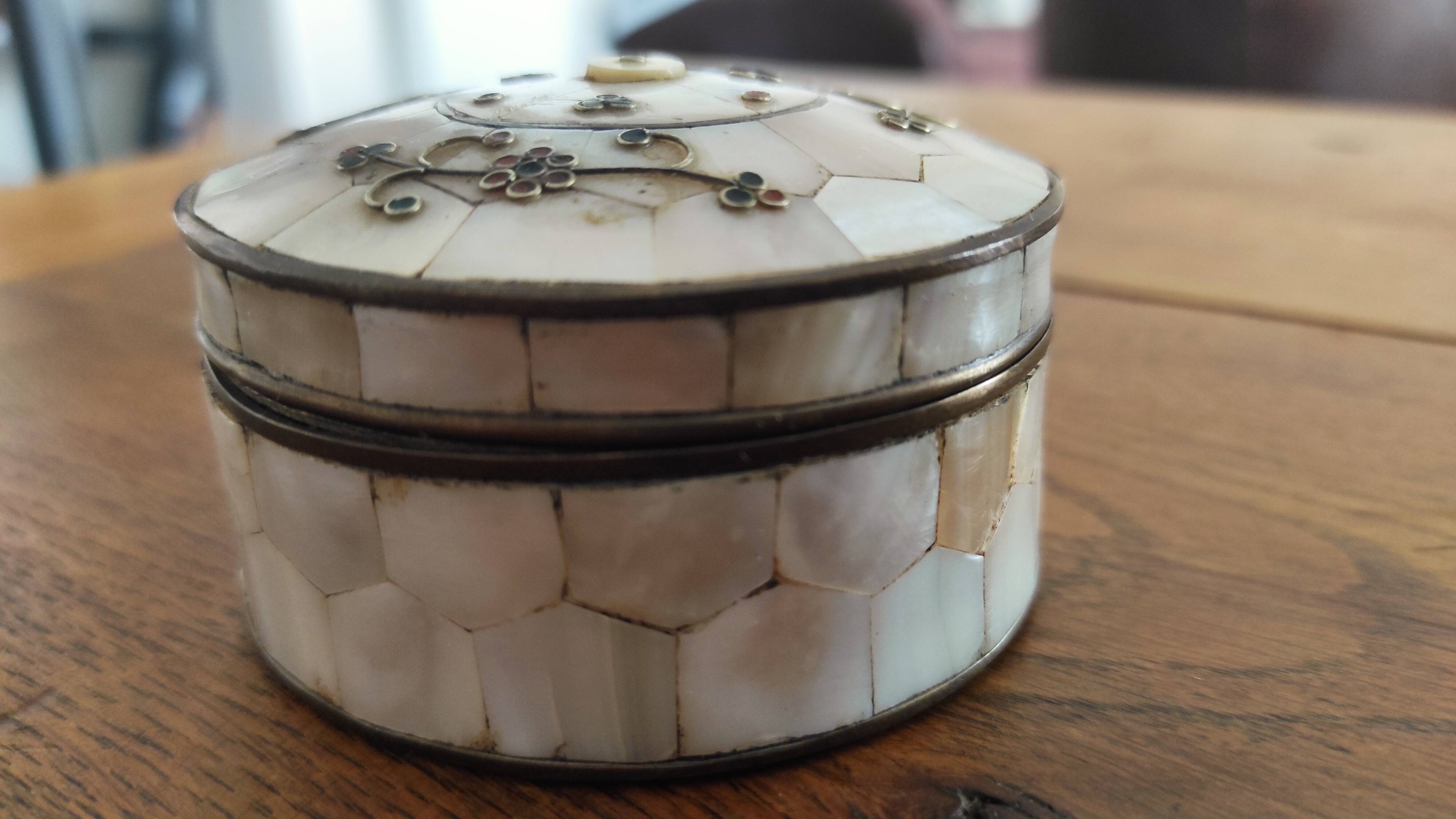 Bronze and mother-of-pearl jewelry box