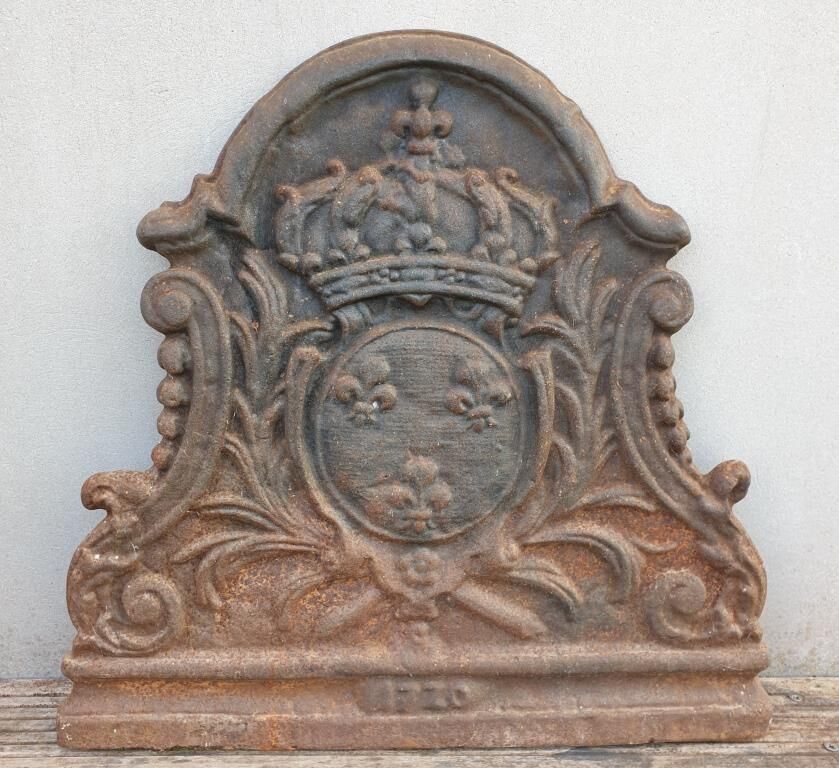 Fireplace contrecoeur 1720 with 3 crowned fleurs-de-lys
