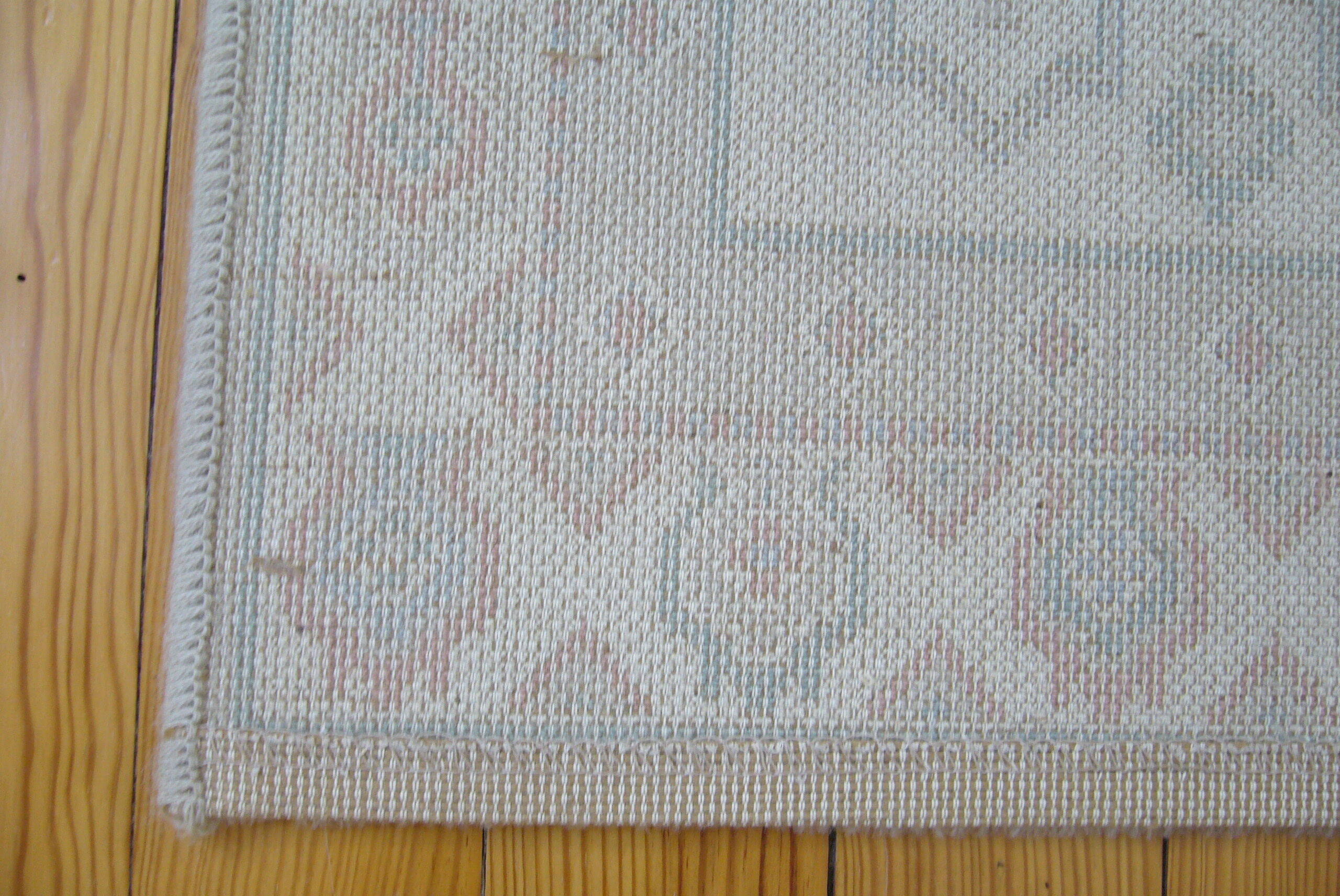 2 Scandinavian wool rugs 60 x 120