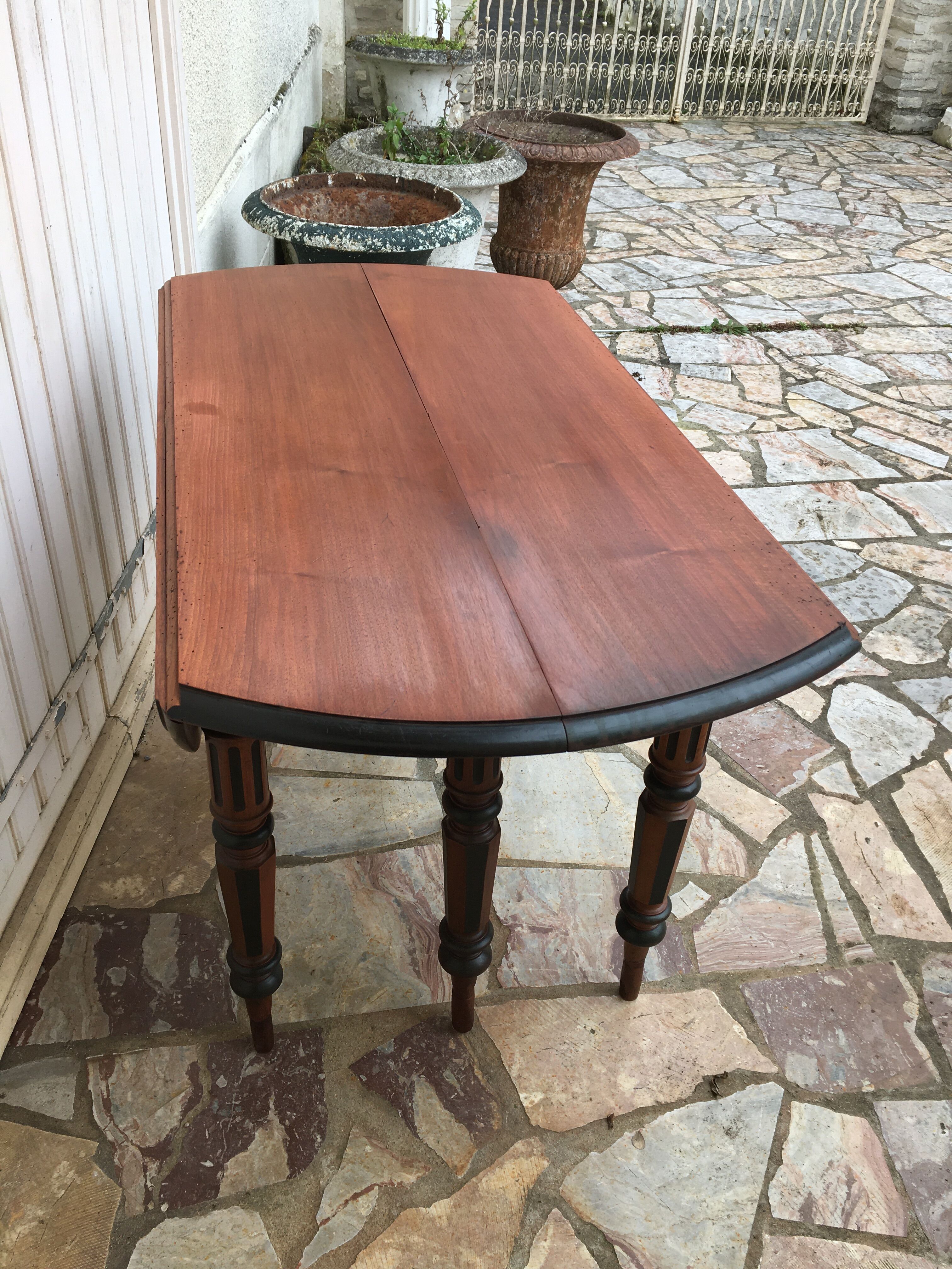 Round table 6 feet with solid mahogany extensions